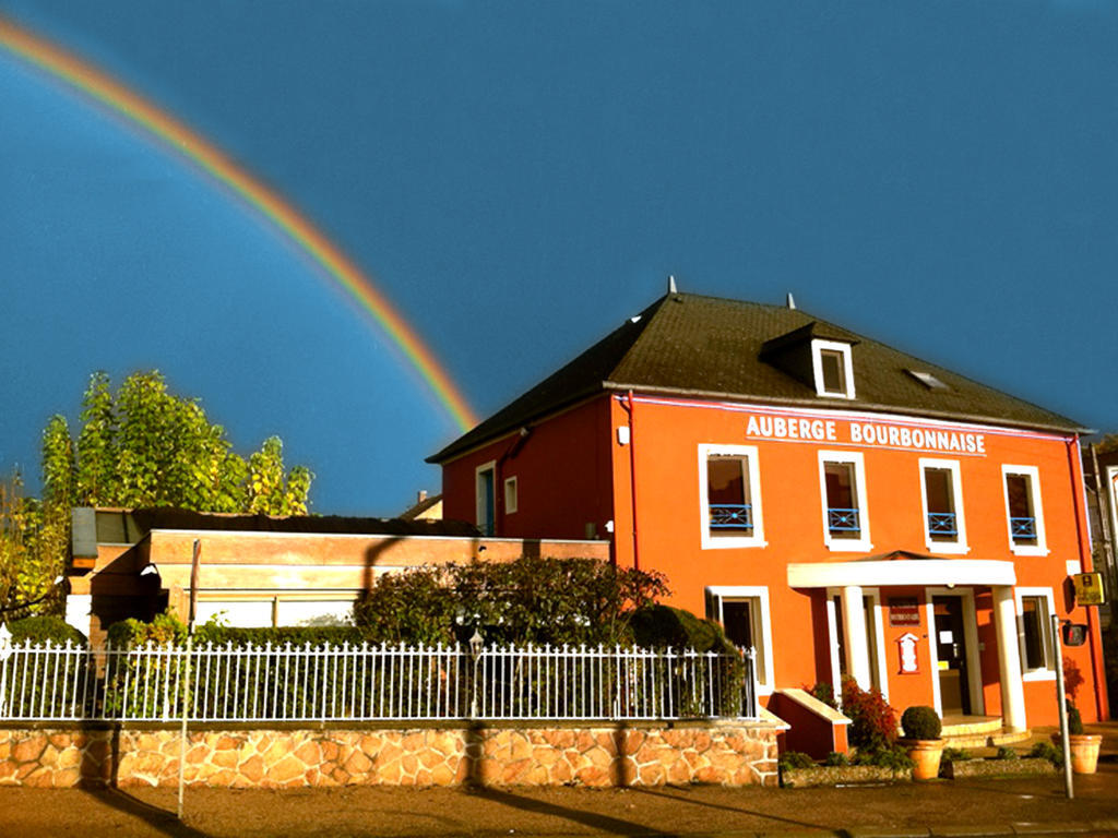 Logis L'Auberge Bourbonnaise Saint-Yorre Экстерьер фото