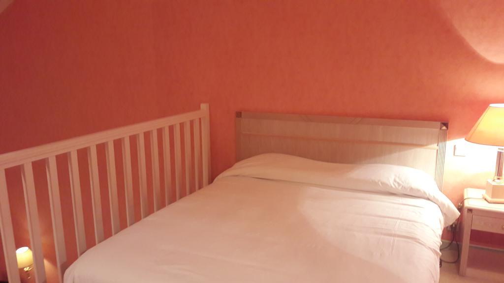 Logis L'Auberge Bourbonnaise Saint-Yorre Экстерьер фото