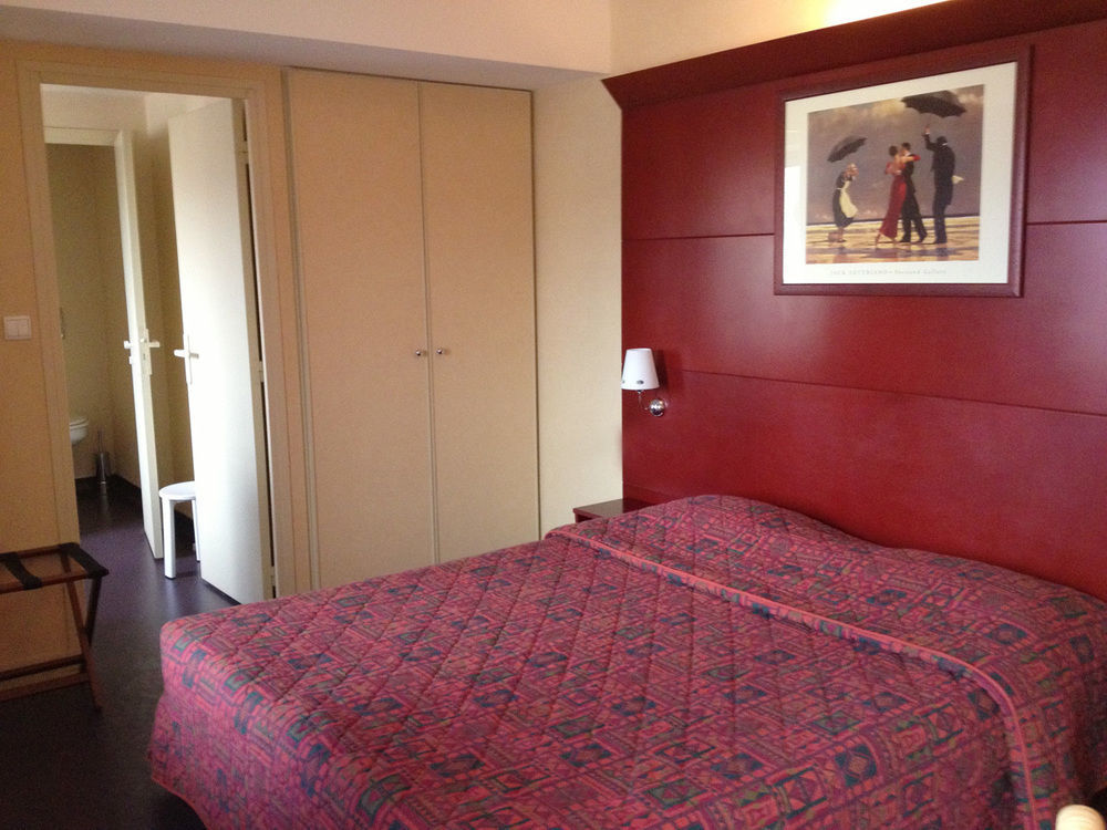 Logis L'Auberge Bourbonnaise Saint-Yorre Экстерьер фото